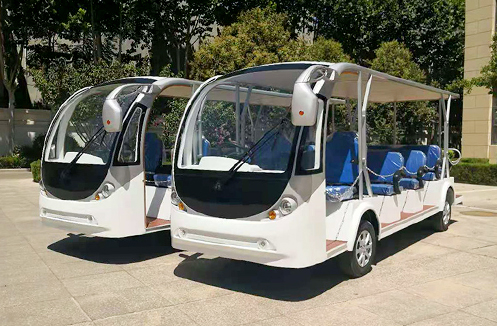 Quali sono gli usi e i vantaggi delle auto turistiche elettriche?