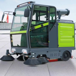 Spazzatrice elettrica a quattro ruote