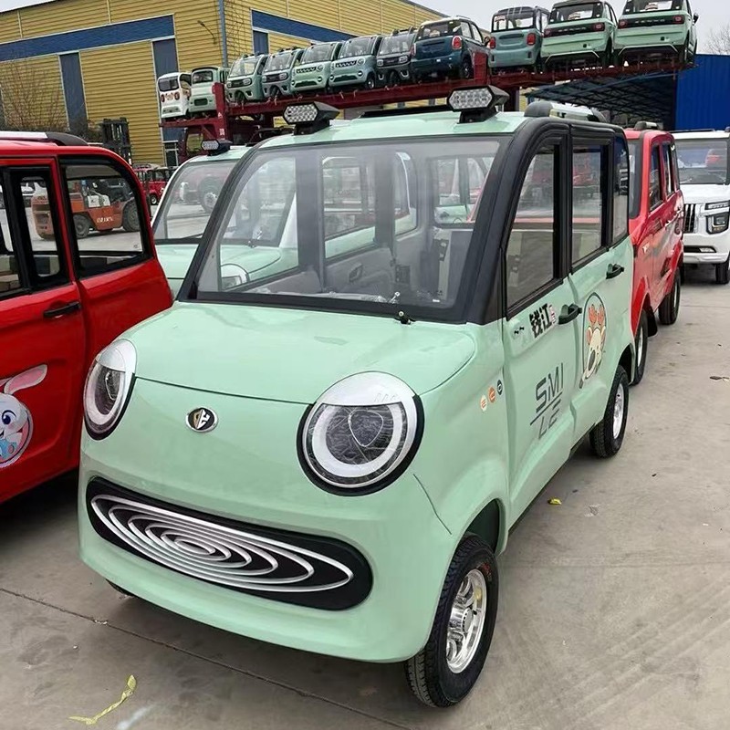 Veicolo elettrico a quattro ruote